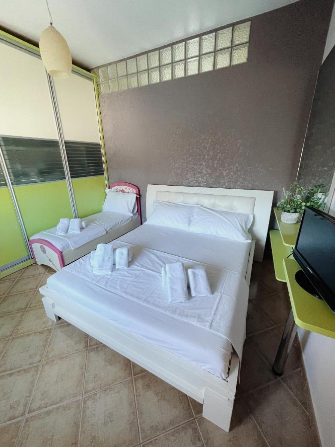 Sunkissed Centre Apartment Vlorë エクステリア 写真