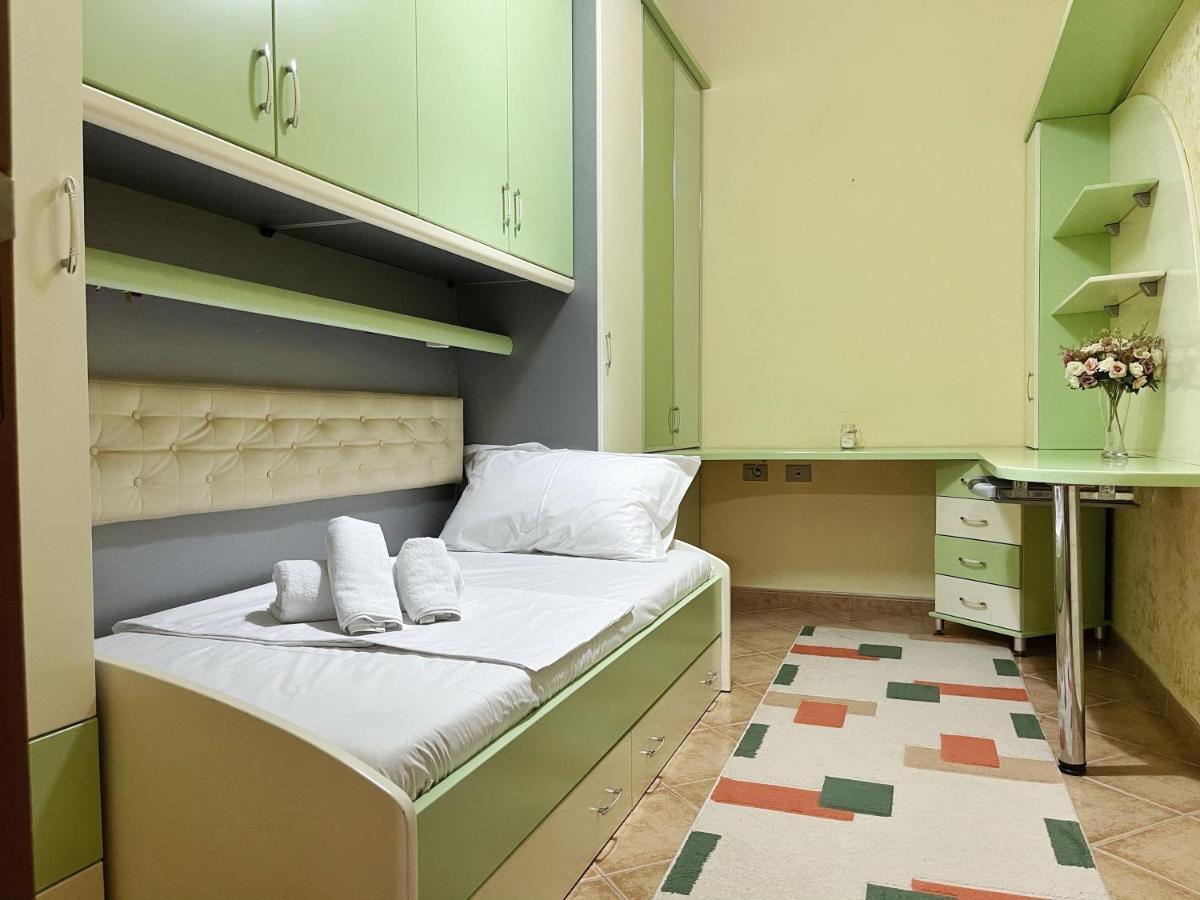 Sunkissed Centre Apartment Vlorë エクステリア 写真