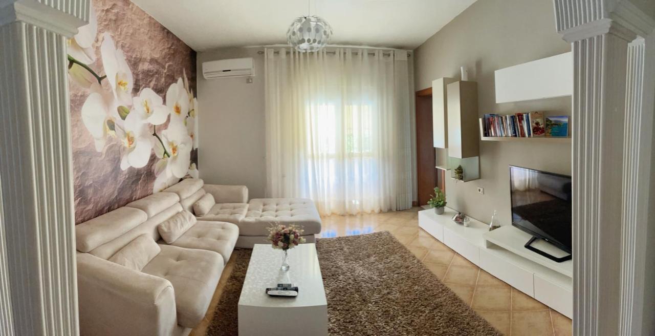Sunkissed Centre Apartment Vlorë エクステリア 写真